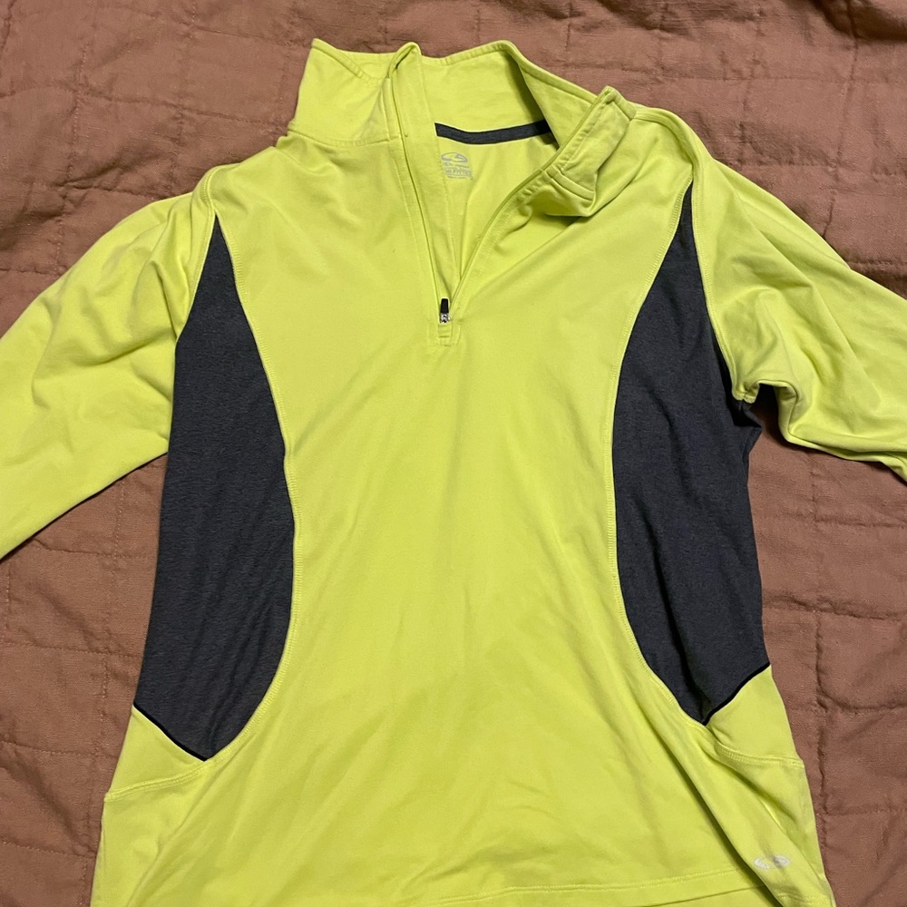 Champion shirt dry material